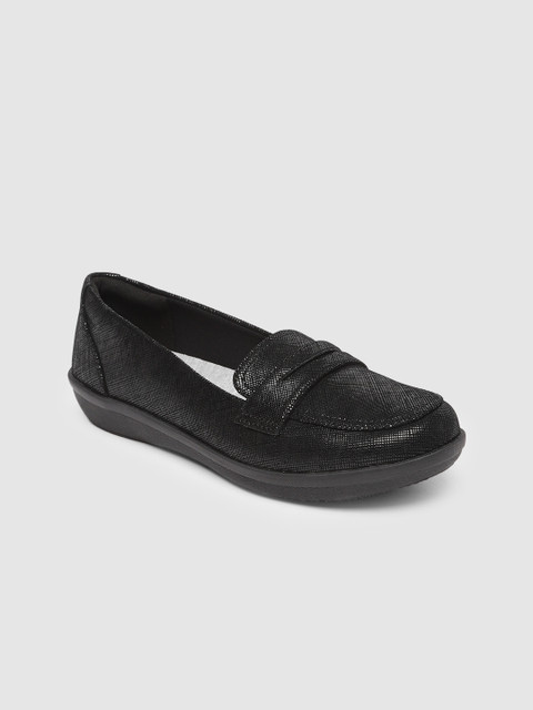 

Clarks Women Black Loafers