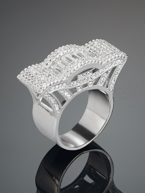 

shaze Silver-Toned Cubic Zirconia Studded Queen's Crown Ring