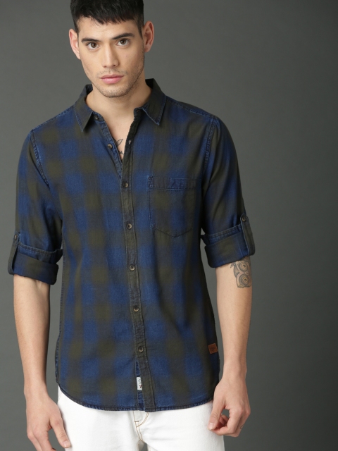 

Roadster Men Navy Blue & Olive Green Regular Fit Checked Casual Shirt