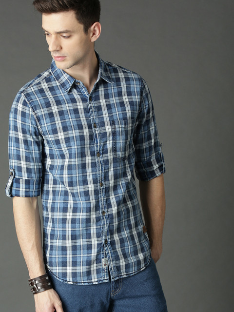 

Roadster Men Blue Regular Fit Checked Casual Shirt