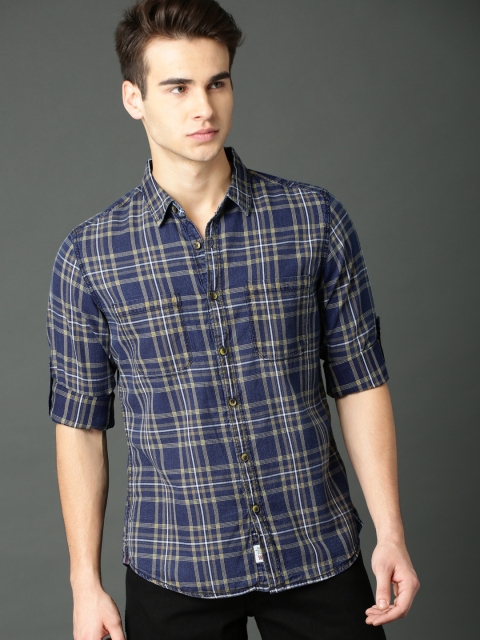 

Roadster Men Navy Blue Regular Fit Checked Casual Shirt