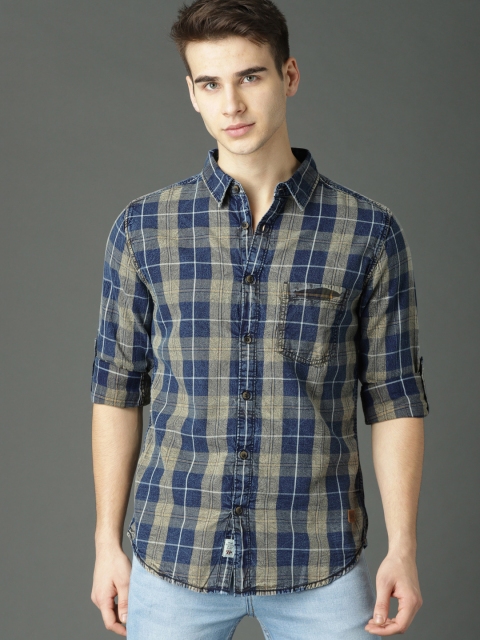 

Roadster Men Blue & Grey Regular Fit Checked Casual Shirt