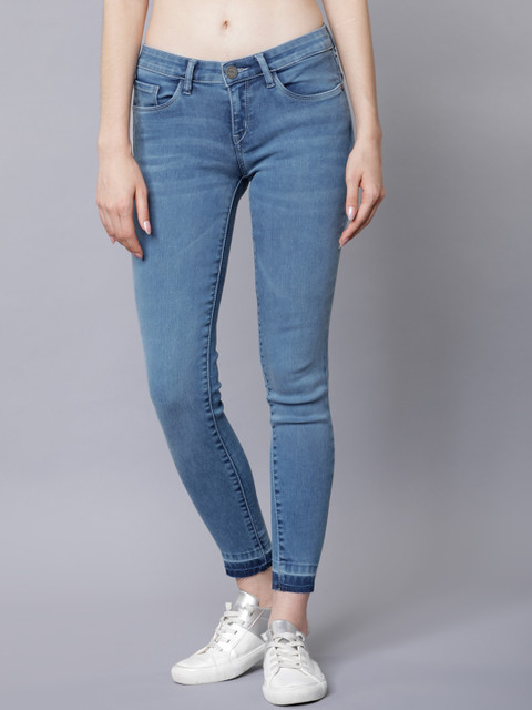 

Tokyo Talkies Women Blue Super Skinny Fit Mid-Rise Clean Look Cropped Jeans