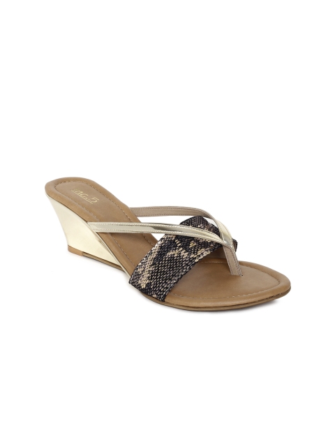 

Inc 5 Women Gold-Toned Printed Wedges