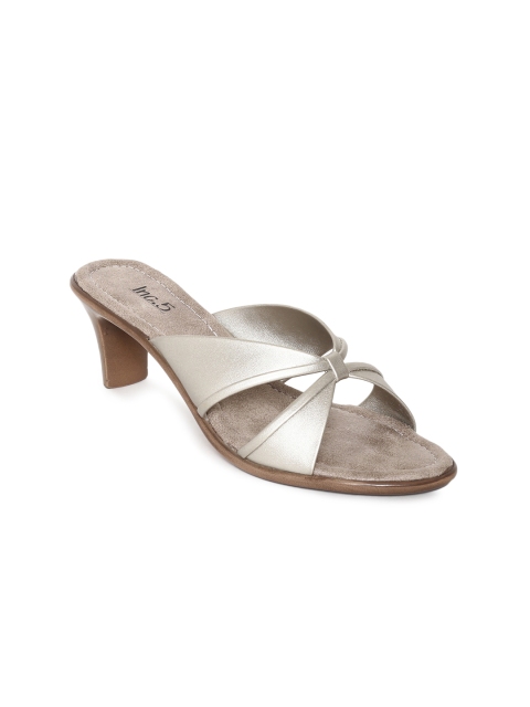 

Inc 5 Women Gold-Toned Solid Kitten Heels