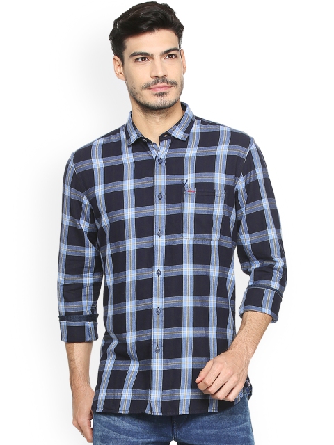 

Solly Jeans Co. Men Blue Regular Fit Checked Casual Shirt