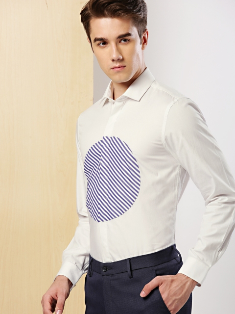 

INVICTUS Men White & Blue Slim Fit Striped Semiformal Shirt