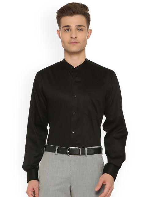 

Van Heusen Men Black Regular Fit Solid Formal Shirt