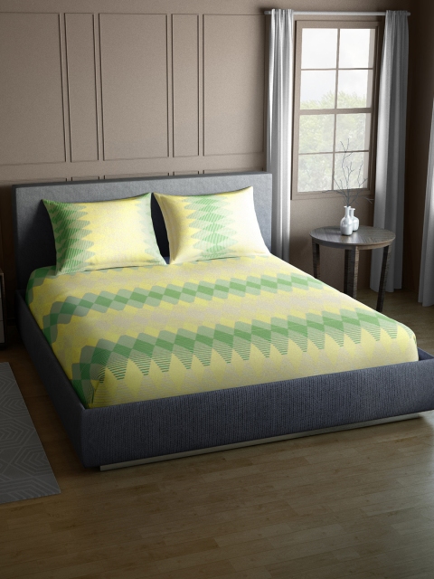 

CORE Designed by SPACES Yellow & Green Printed Flat 104 TC Bedsheet with 2 Pillow Covers