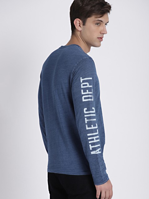 

GAP Men Logo Graphic Indigo Long Sleeve Crewneck T-shirt, Blue