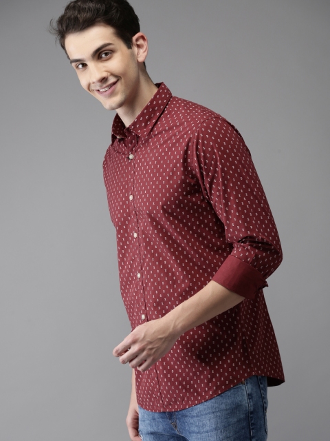 

HERE&NOW Men Maroon Regular Fit Printed Casual Shirt