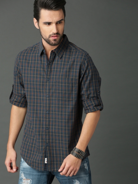 

Roadster Men Blue & Brown Regular Fit Checked Casual Shirt
