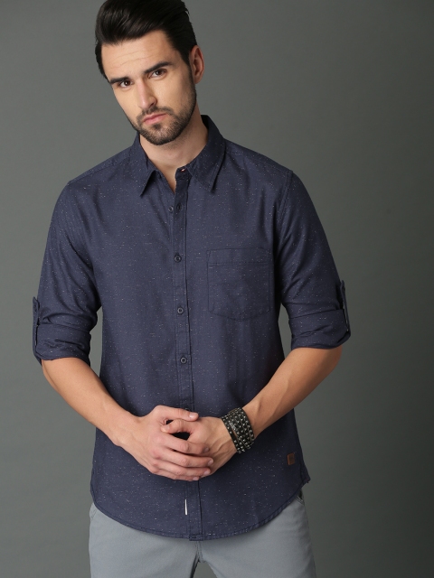 

Roadster Men Navy Blue Regular Fit Solid Casual Shirt