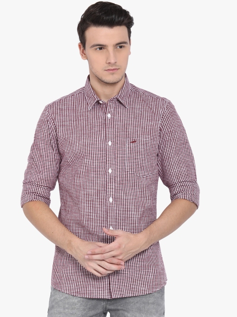 

Crocodile Men Maroon & Off-White Slim Fit Checked Casual Shirt