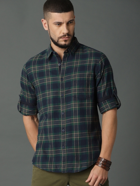 

Roadster Men Olive Green & Navy Blue Regular Fit Checked Casual Shirt