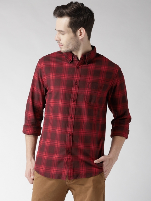 

Aeropostale Men Red & Maroon Regular Fit Checked Casual Shirt