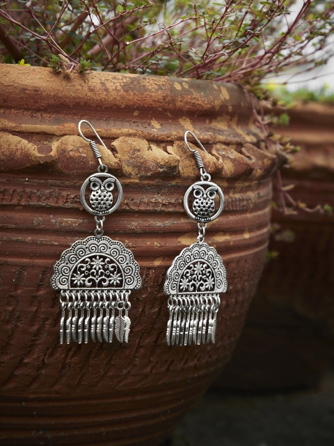 

ZeroKaata Silver-Toned Crescent Shaped Drop Earrings