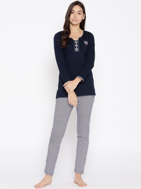 

Sweet Dreams Women Navy Blue & White Printed Night suit