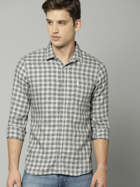 

French Connection Men Grey & Navy Blue Regular Fit Checked Casual Shirt