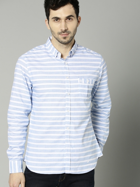 

French Connection Men White & Blue Regular Fit Striped Casual Shirt