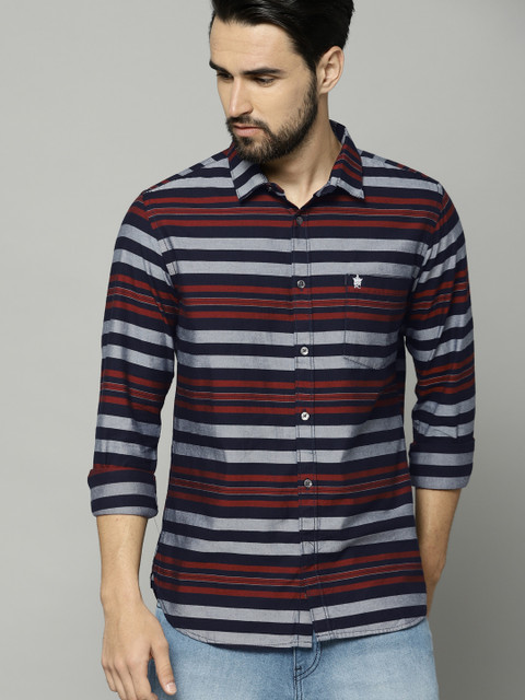 

French Connection Men Navy & Red Regular Fit Striped Casual Shirt, Navy blue