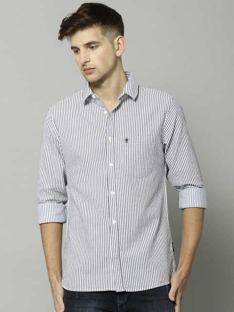 

French Connection Men Off-White & Navy Blue Regular Fit Striped Casual Shirt