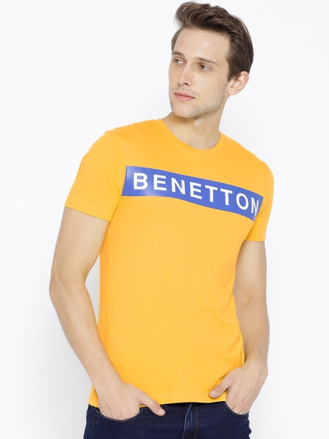 

United Colors of Benetton Men Yellow Solid Round Neck T-shirt