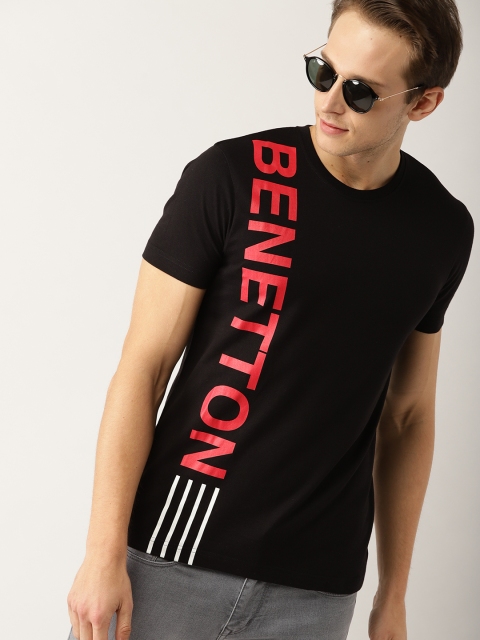 

United Colors of Benetton Men Black & Red Printed Round Neck T-shirt