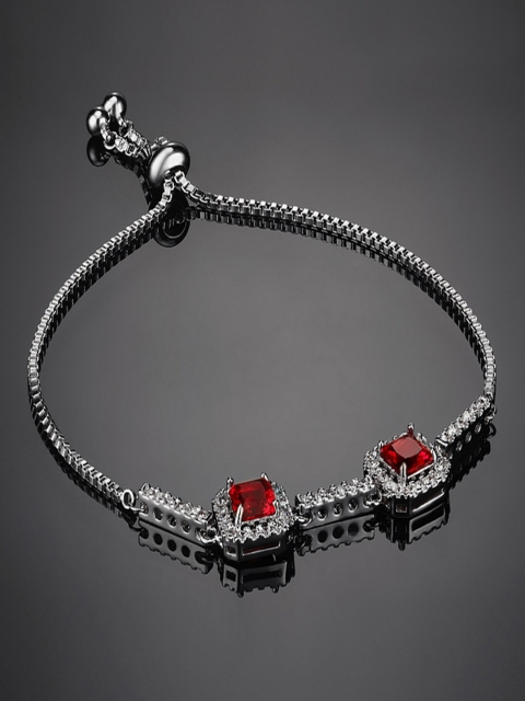 

shaze Red & Silver-Toned Brass Silver-Plated Antique Link Bracelet