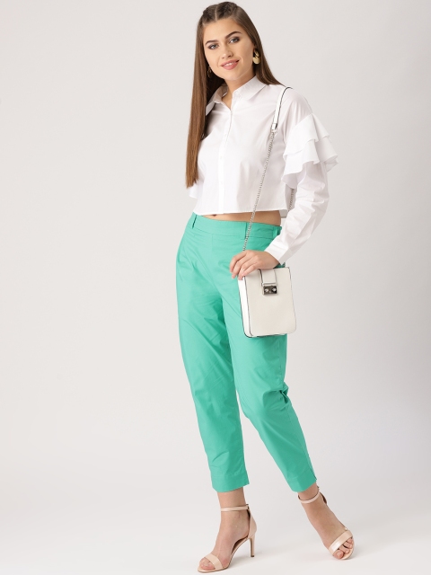 

Libas Women Green Solid Straight Fit Regular Cropped Trousers