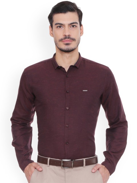 

V Dot Men Maroon Slim Fit Self Design Casual Shirt
