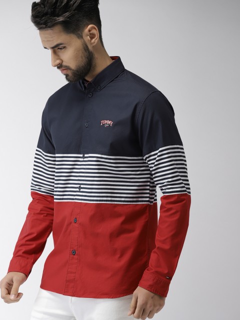 

Tommy Hilfiger Men Navy Blue & White Regular Fit Striped Casual Shirt
