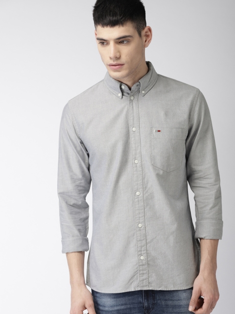 

Tommy Hilfiger Men Grey Regular Fit Solid Casual Shirt
