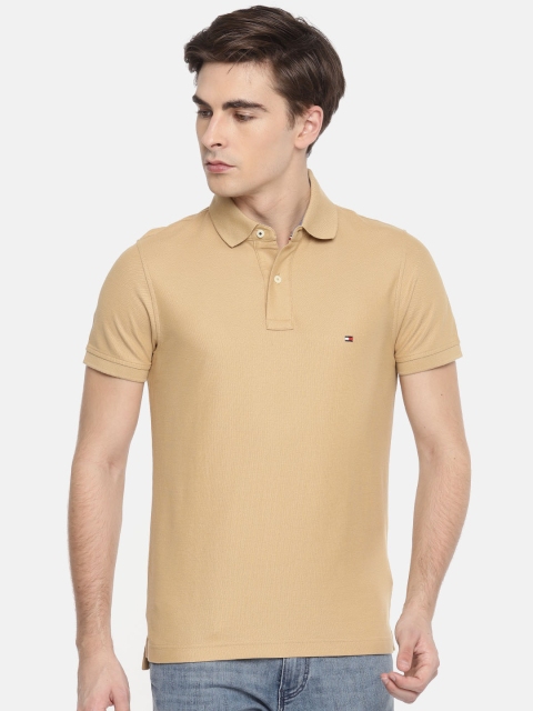 

Tommy Hilfiger Men Khaki Solid Polo Collar T-shirt