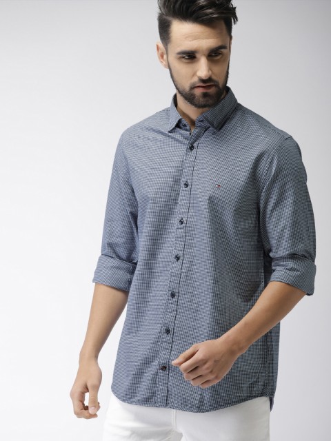 

Tommy Hilfiger Men Navy Blue & White Regular Fit Checked Casual Shirt
