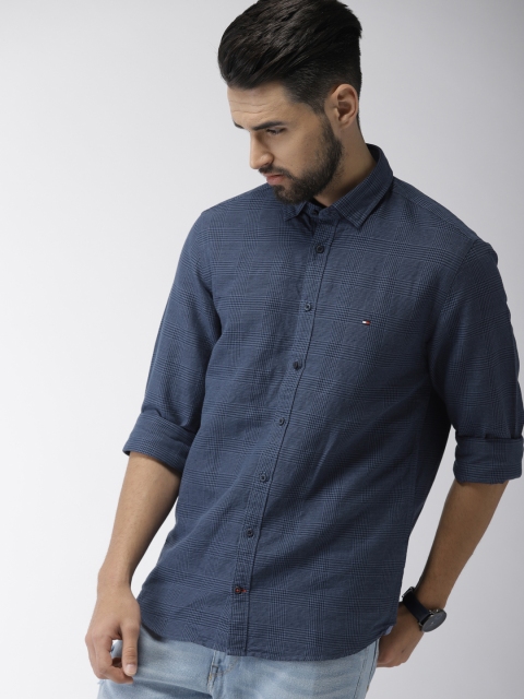 

Tommy Hilfiger Men Blue Regular Fit Checked Casual Shirt
