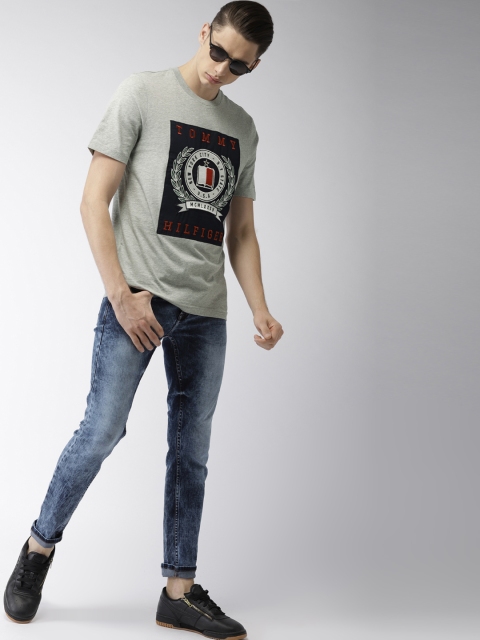 

Tommy Hilfiger Men Grey Melange Self Design Round Neck T-shirt
