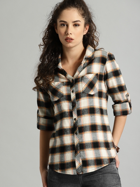 

Roadster Women Black & Cream-Coloured Regular Fit Checked Casual Shirt