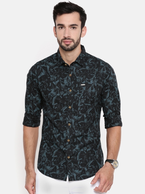 

The Indian Garage Co Men Black & Blue Regular Fit Printed Casual Shirt