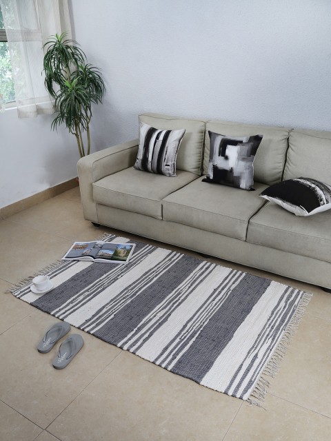 

House This Grey & White Textured Dhurrie