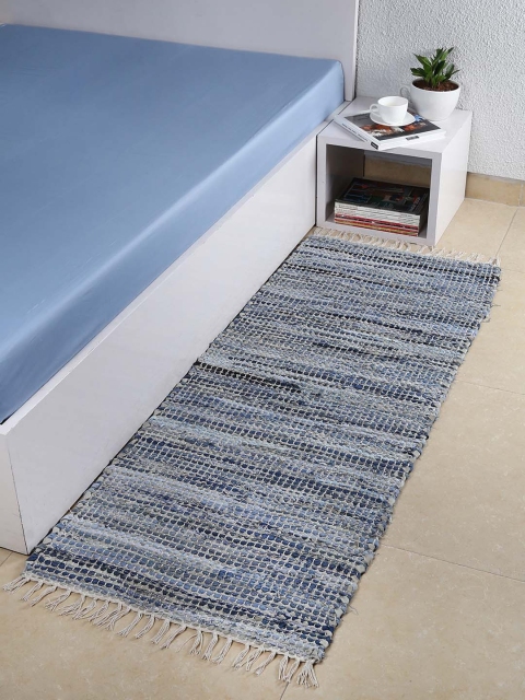 

House This Blue & White Textured Dhurrie
