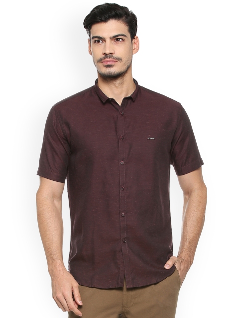 

V Dot Men Maroon Slim Fit Self Design Casual Shirt
