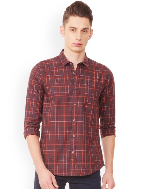 

Solly Jeans Co. Men Brown Regular Fit Checked Casual Shirt