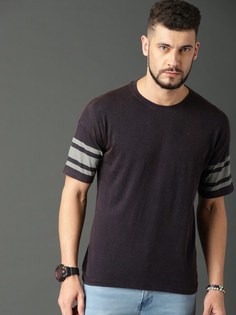 

Roadster Men Charcoal Grey Solid Round Neck T-shirt