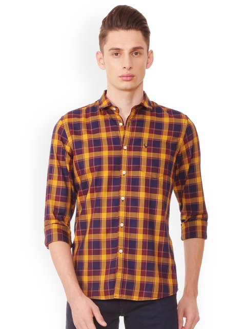 

Solly Jeans Co. Men Red & Yellow Regular Fit Checked Casual Shirt