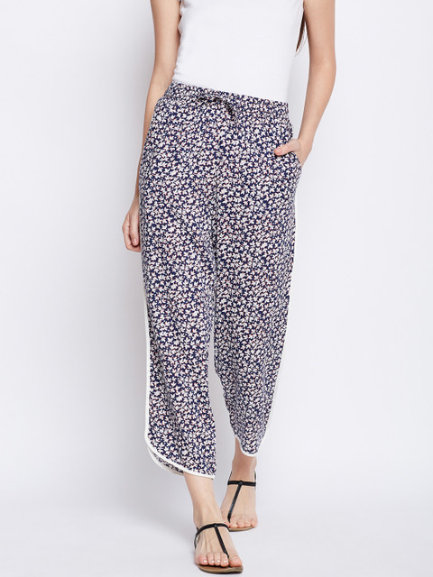 

Oxolloxo Women Navy Blue & White Regular Fit Printed Regular Trousers