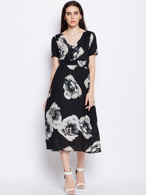 

Oxolloxo Women Black Printed Empire Dress