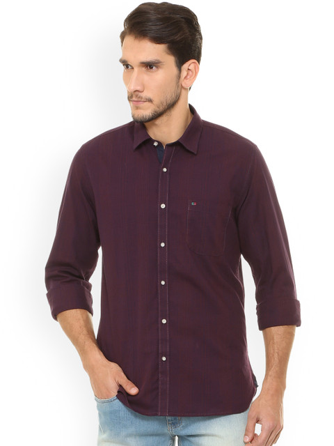 

Peter England Men Burgundy Slim Fit Checked Casual Shirt