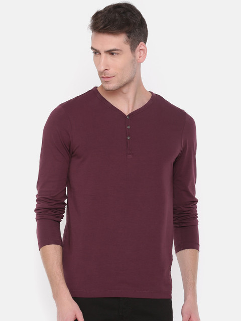 

Jack & Jones Men Maroon Solid Henley Neck T-shirt