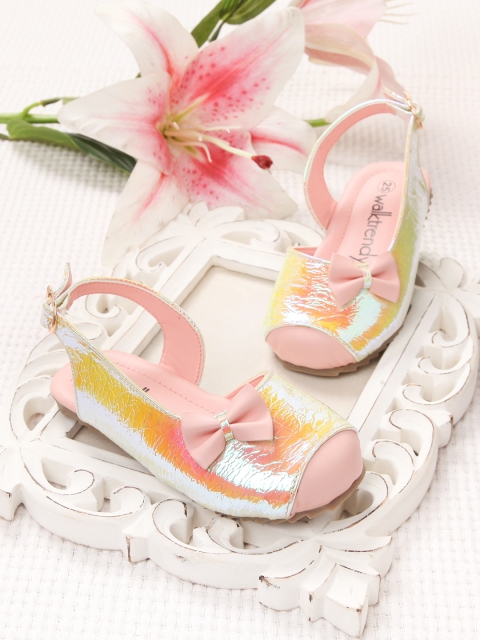 

Walktrendy Girls Pink Solid Flats